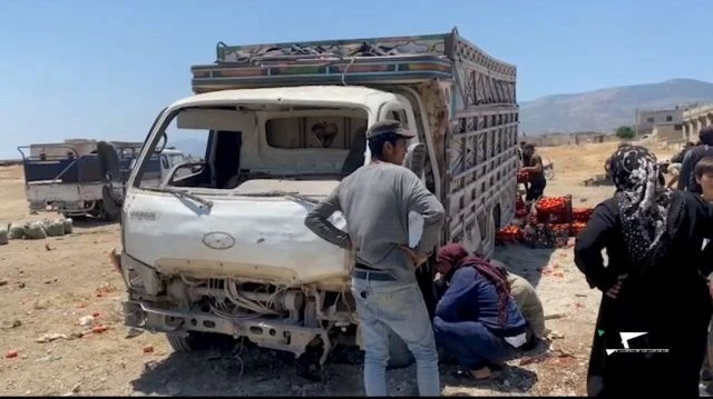 توثيق مكان المجزرة في السوق الشعبي بمدينة جسر الشغور